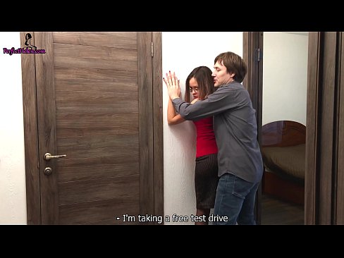 ❤️ Sexy eiendomsmegler rykker sensuelt hennes fitte og knuller mens hun selger leiligheten hennes - Krempai ☑ Sexvideo på porno no.hentaiteca.ru ❤