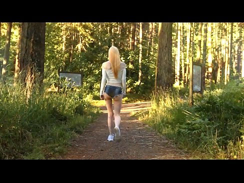 ❤️ Vakker kvinne beveger seg sakte, ikke nakenvideo ☑ Sexvideo på porno no.hentaiteca.ru ❤