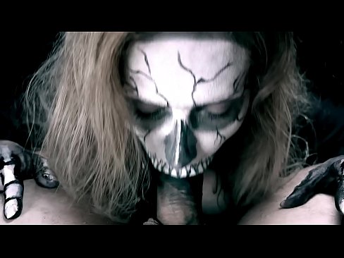 ❤️ Demon jente suger kuk med sin svarte munn og svelger cum. ☑ Sexvideo på porno no.hentaiteca.ru ❤