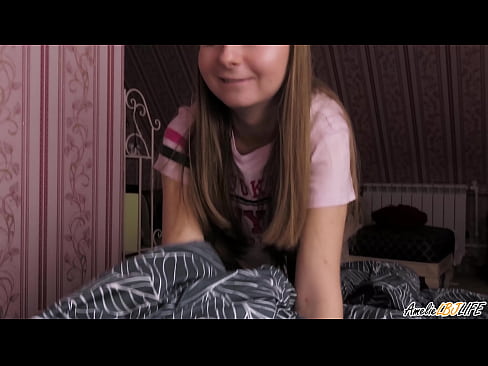 ❤️ Blondie suger BFF's dypt og får sperm i munnen ☑ Sexvideo på porno no.hentaiteca.ru ❤